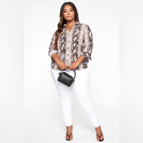 Fashion Nova Chic Snake Print Top - Picture 6 of 9